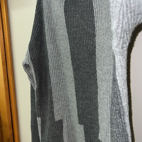 Ost Rolled Neck Wool-Blend Sweater | Grey | Large | EUC - Picture 7 of 8